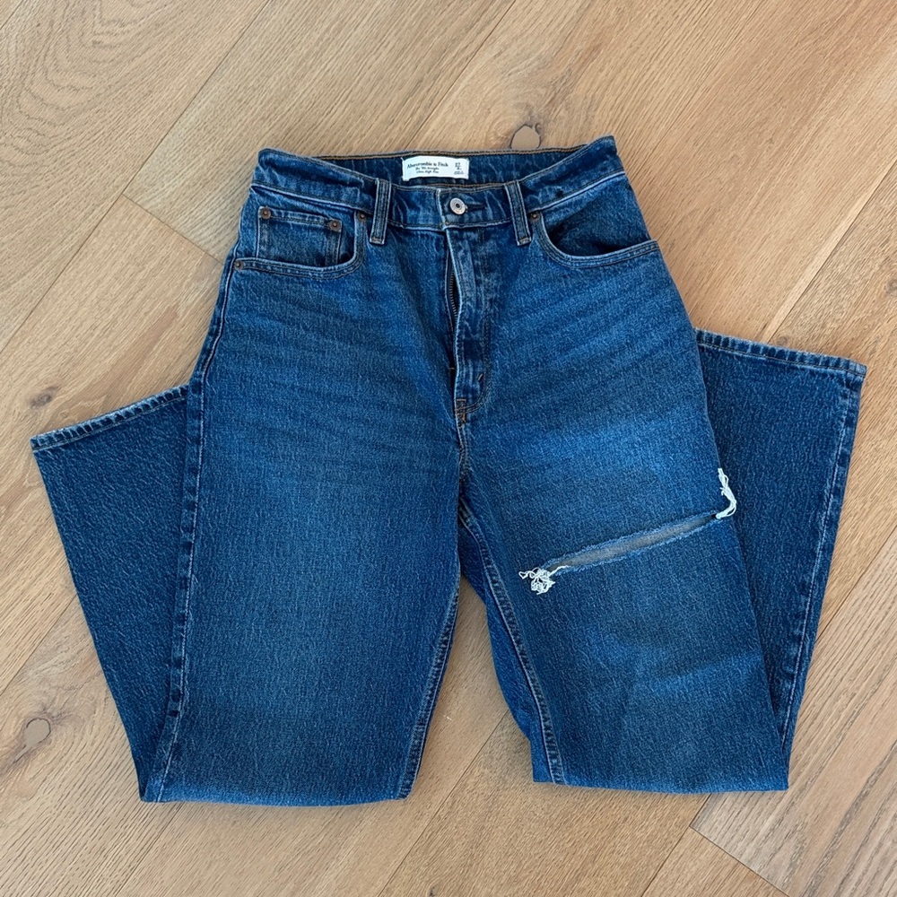 Abercrombie & Fitch Curve Love 90’s Straight Ultra High Rise- NWT
